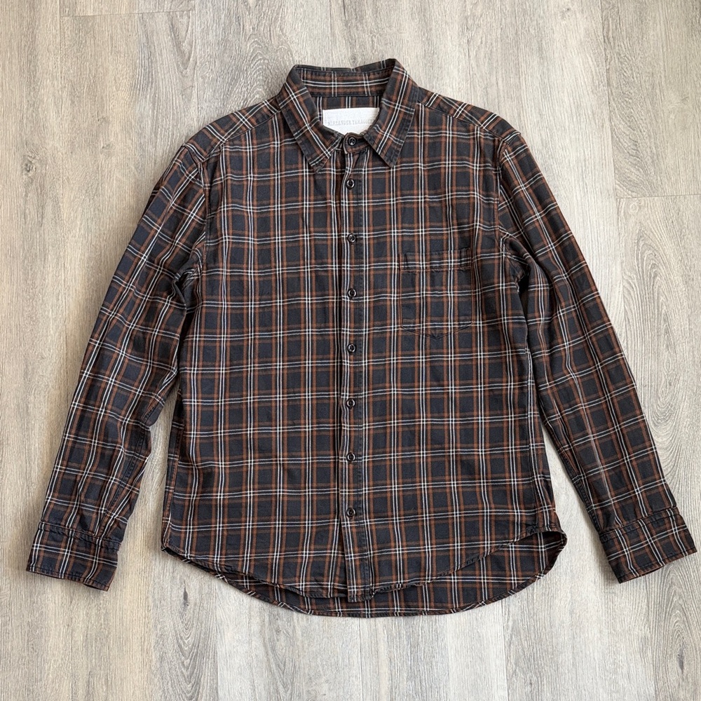Men's Brown Plaid Long-Sleeve Button-Down Shirt
